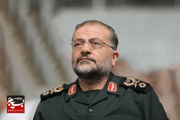 قدردانی رئیس سازمان بسیج از رهبر انقلاب