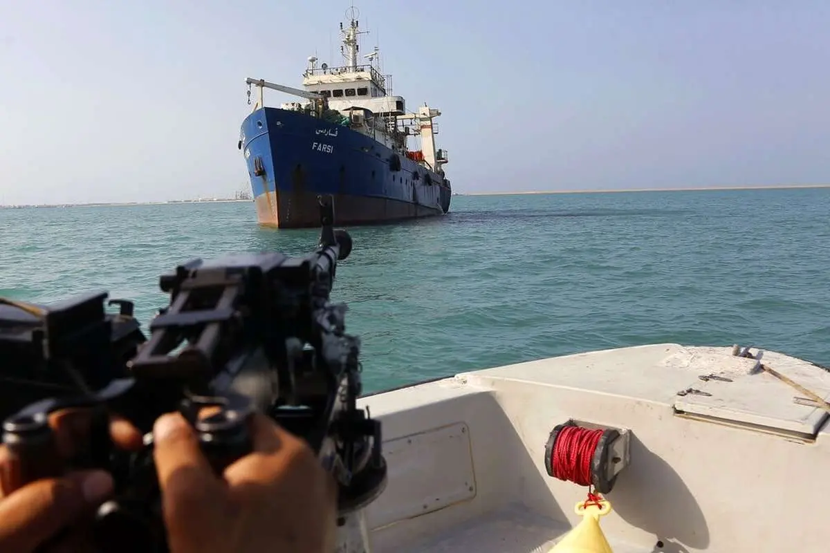توقیف یک شناور در خلیج فارس با ۳۵۰ هزار لیتر سوخت قاچاق