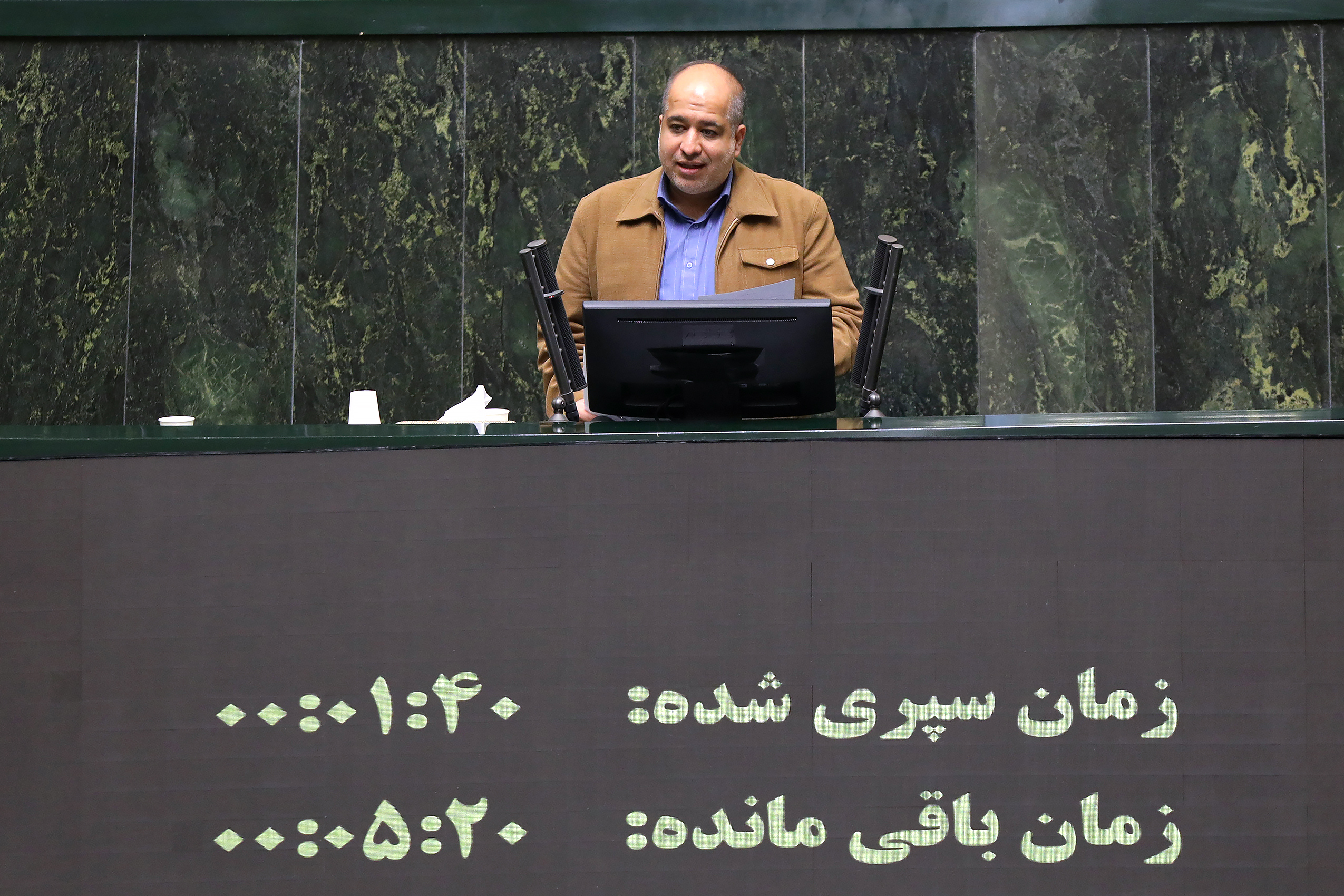 روایت خضریان از گزارشی درخصوص ده‌ها انتصابات فامیلی در مناطق آزاد