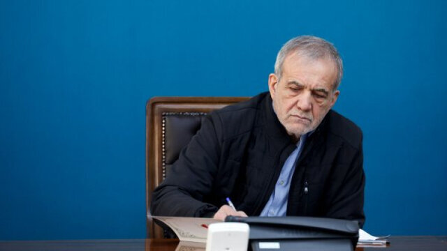 پیامک رئیس‌جمهوری به مردم ایران