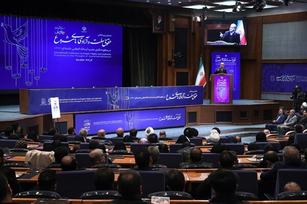 پزشکیان: در نگاه رهبری آزادی مشروع حق مردم و تکلیف حکومت است