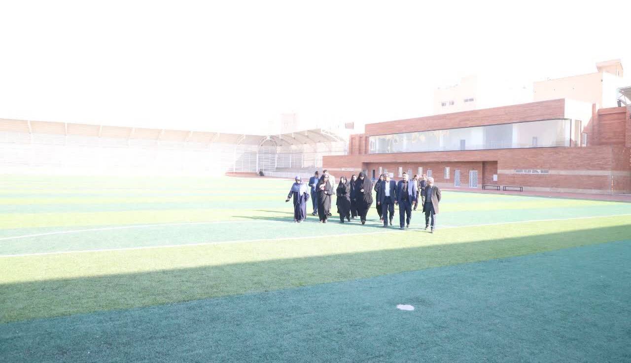 معاون امور زنان و خانواده رییس‌جمهور از ورزشگاه اختصاصی بانوان قم بازدید کرد