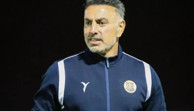 محمود فکری پشت گلرش درآمد