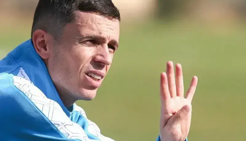 بوسه 51 میلیون تومانی آسانی بر بازیکن پادیاب!