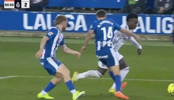 صحنه داوری جنجالی؛ صدای رئال بلند شد