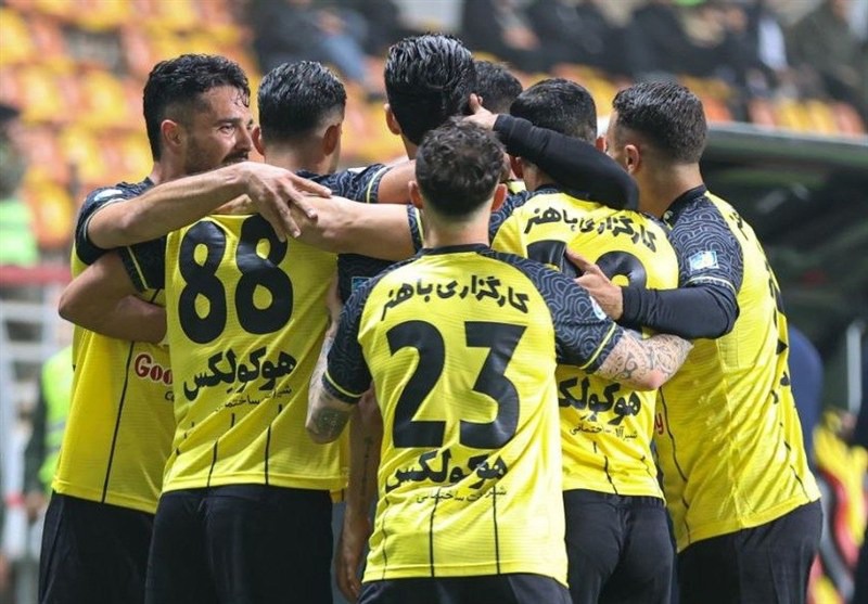 بازگشت سپاهان به صدر جدول با پیروزی در دربی فولادی‌ها