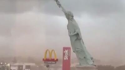 ماکت مجسه آزادی در برزیل بر اثر طوفان سقوط کرد