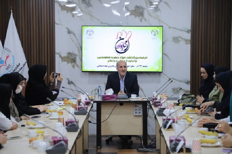 بانوان نقش اصلی در ارتقای فرهنگ و اخلاق جامعه دارند