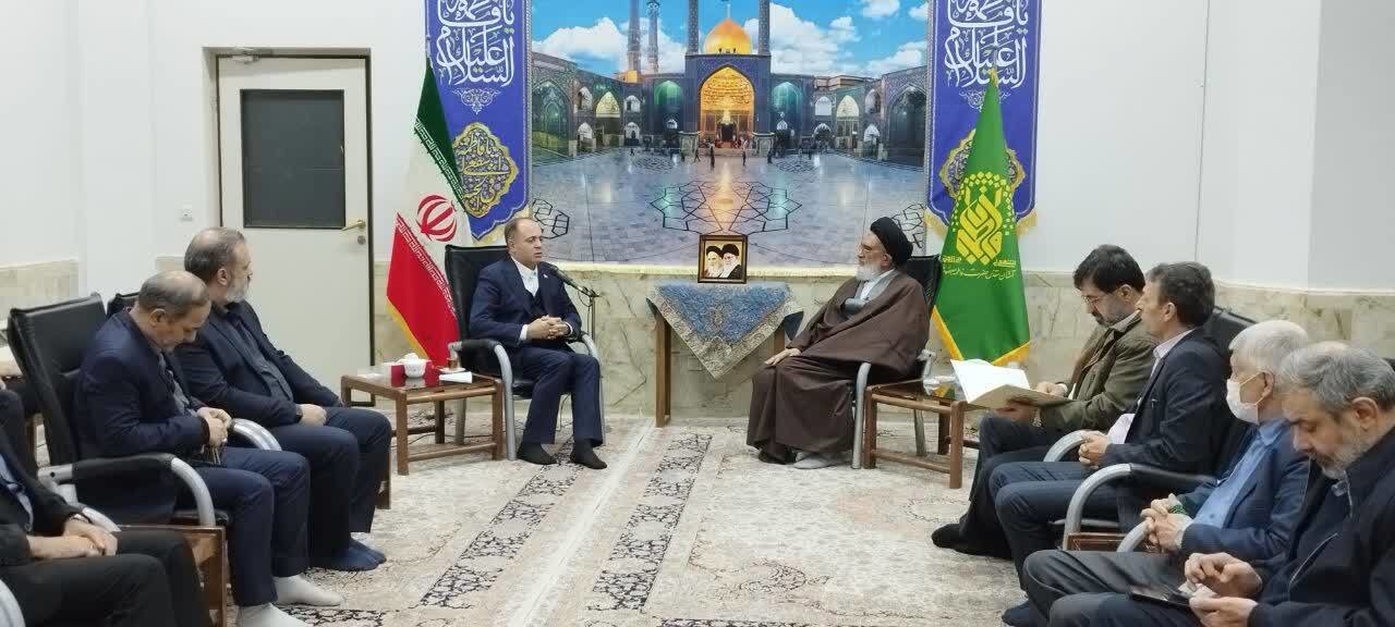 لزوم استفاده از نظر نخبگان در اداره درست بازار کالا‌ها