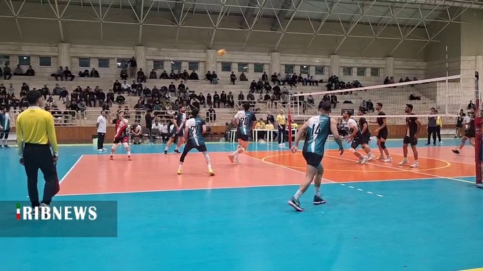 پیروزی نماینده قم  برابر حریف کرمانی در لیگ دسته یک والیبال باشگاه‌های کشور