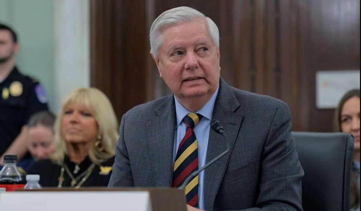 سناتور آمریکایی در اسرائیل: ایران در حال تولید موشک "به تعداد بسیار زیاد" است