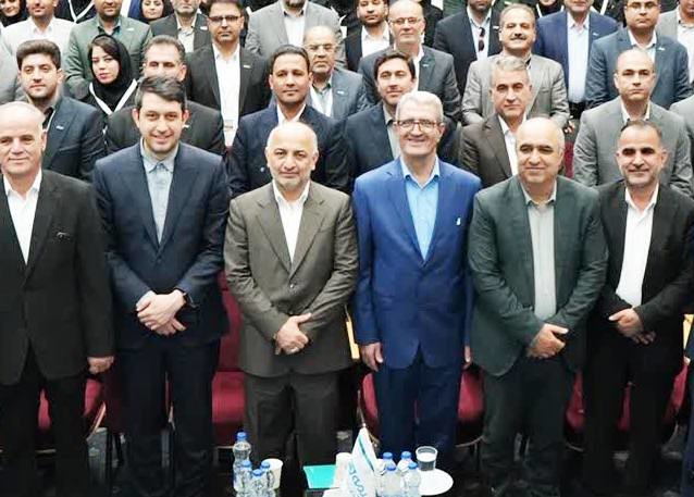 اقتصاد تهران گزارش می دهد/ سود پایدار بیمه دی به مدد شبکه فروش؛ واقعیتی انکارناپذیر از تلاشی خستگی ناپذیر