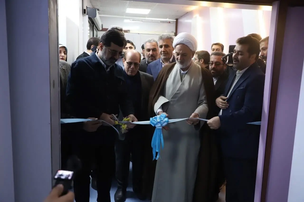 آیین رونمایی از دستگاه توموتراپی، مرکز ررادیوتراپی و آنآنکولوژی صدرا