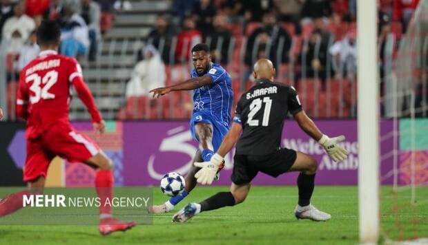 حاجیلو: استقلال اسیر چند دلال شد