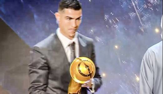 رونالدو بهترین بازیکن خاورمیانه؛ هزار گل را می‌خواهم