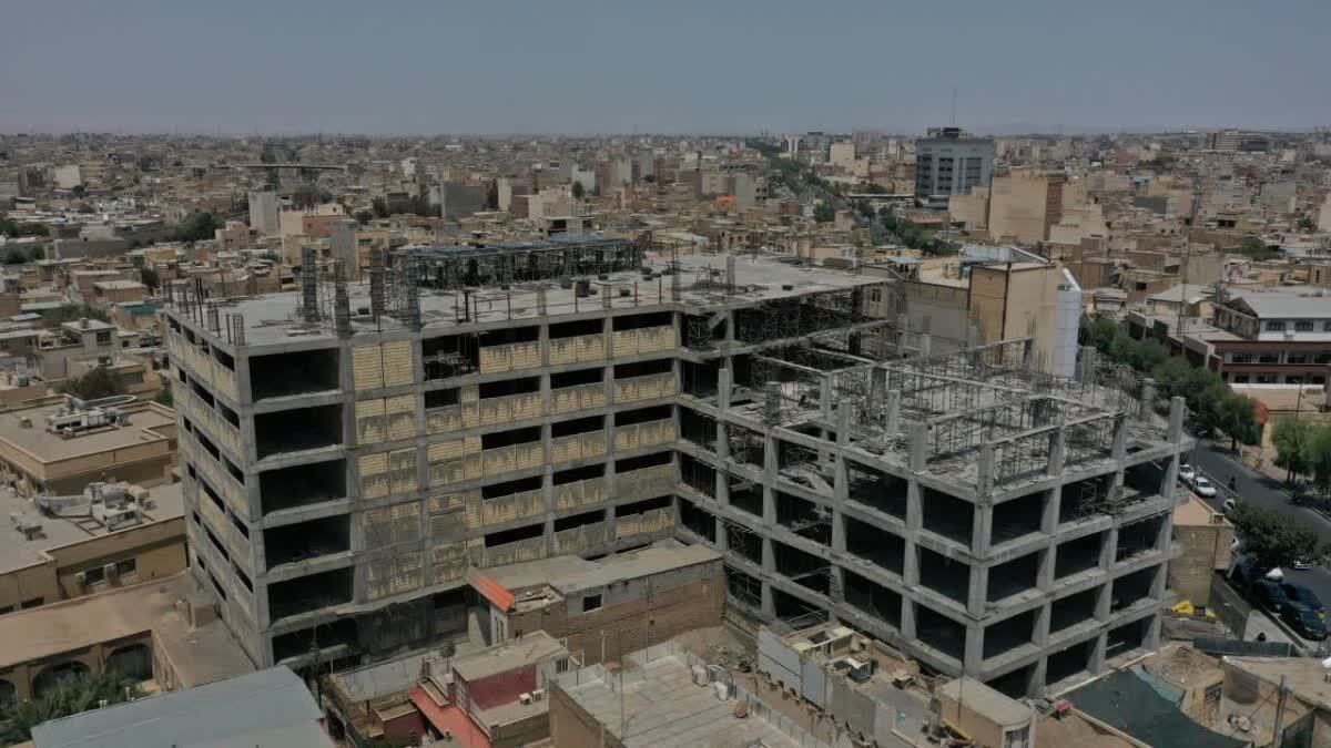 پیشرفت ۳۷ درصدی پارکینگ طبقاتی خیابان امام خمینی قم