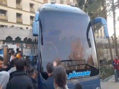 خروج کاروان استقلال از هتل به سمت ورزشگاه