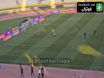 تشویق همزمان حسینی توسط هواداران سپاهان و استقلال؛ گلر سابق آبی‌پوشان احساساتی شد