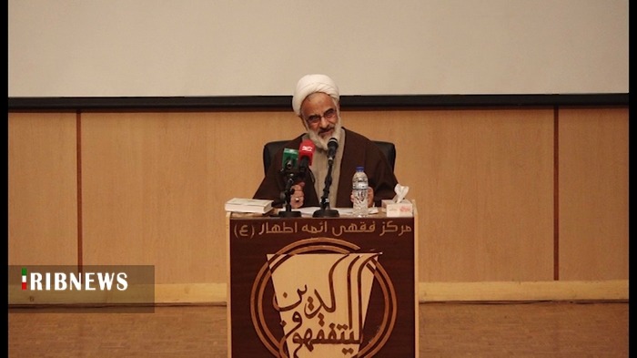 بصیرت ملت توطئه فتنه گران را خاموش خواهد کرد