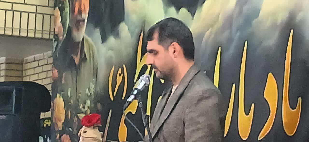 شهید حاج قاسم سلیمانی حجتی روشن برای ولایتمداران