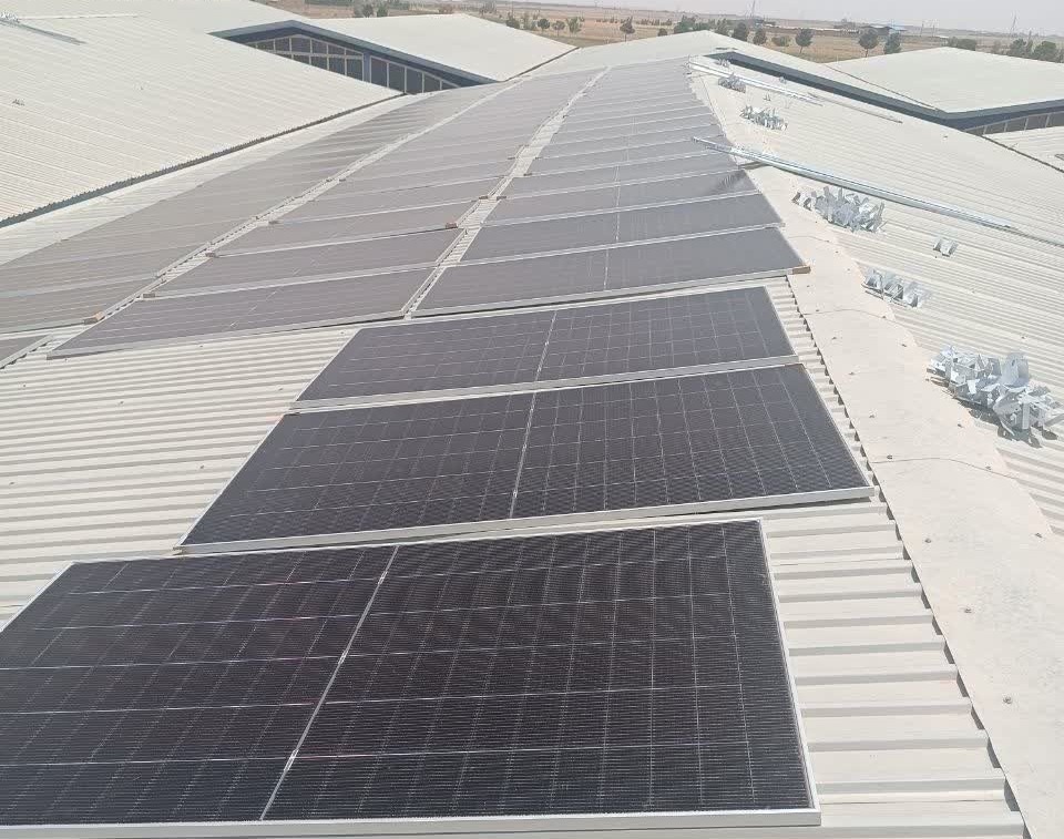 بهره‌برداری از نخستین نیروگاه خورشیدی سازمان زندان‌ها در قم