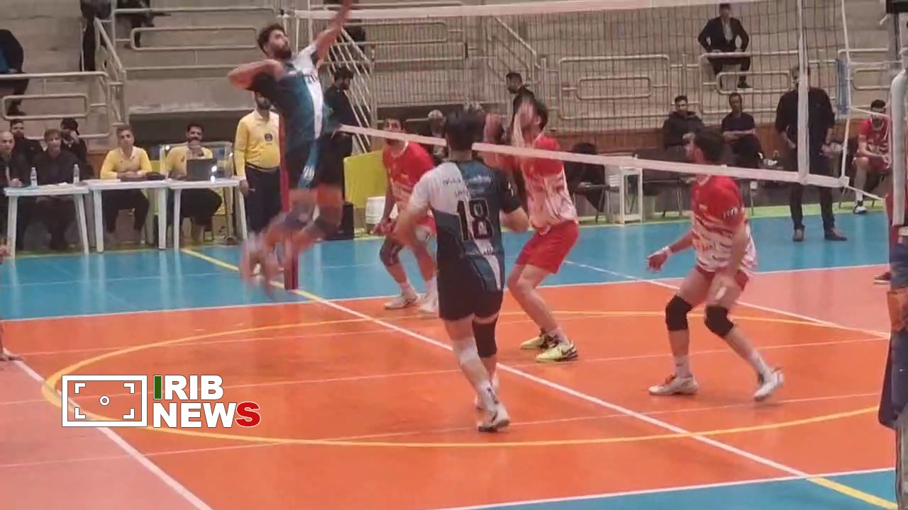 پیروزی مقتدرانه تیم والیبال افق قم برابر تیم امیرکبیر اراک