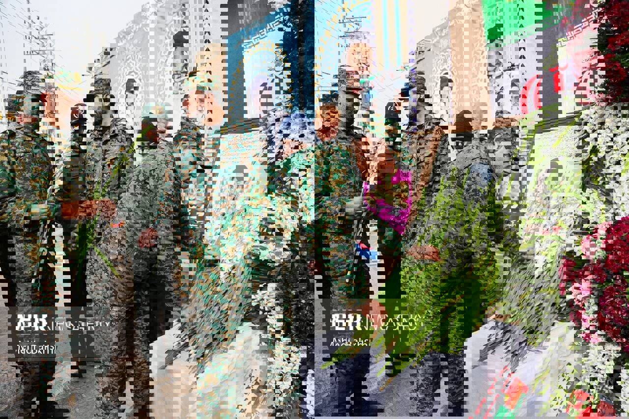 بیت تاریخی امام خمینی(ره) در قم گلباران می شود