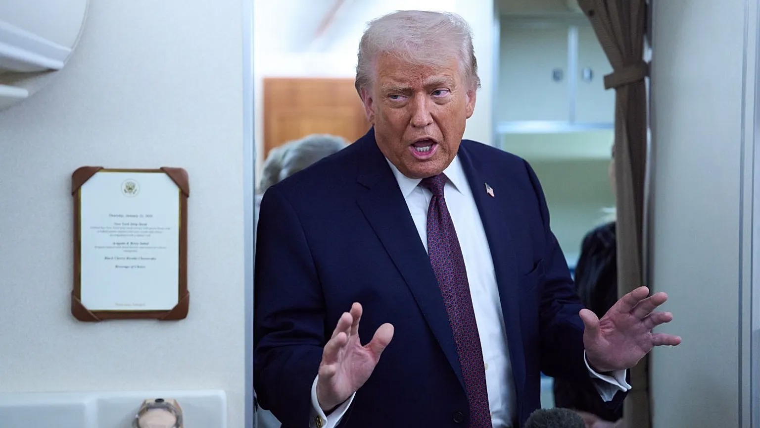 ادعای ترامپ: امیدوارم ایران به‌ سرعت «پای میز» بیاید، زمان در حال گذر است؛ واقعاً حیاتی است!