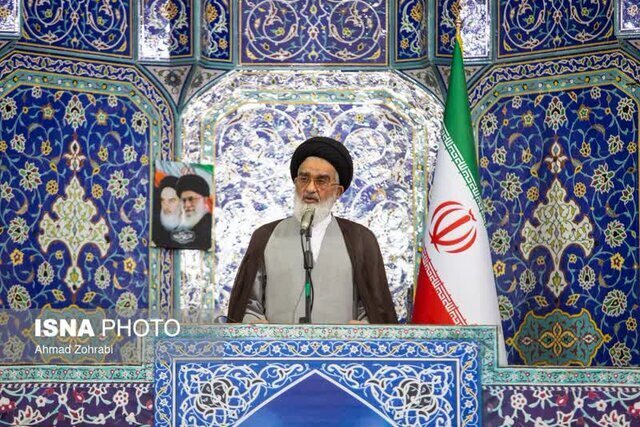 امام جمعه قم: تهدیدها نشانه آشکار انسداد راهبردی در اردوگاه دشمن است