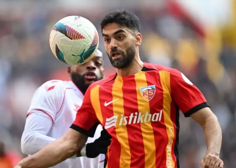 دومین خرید بزرگ سپاهان در نیم فصل