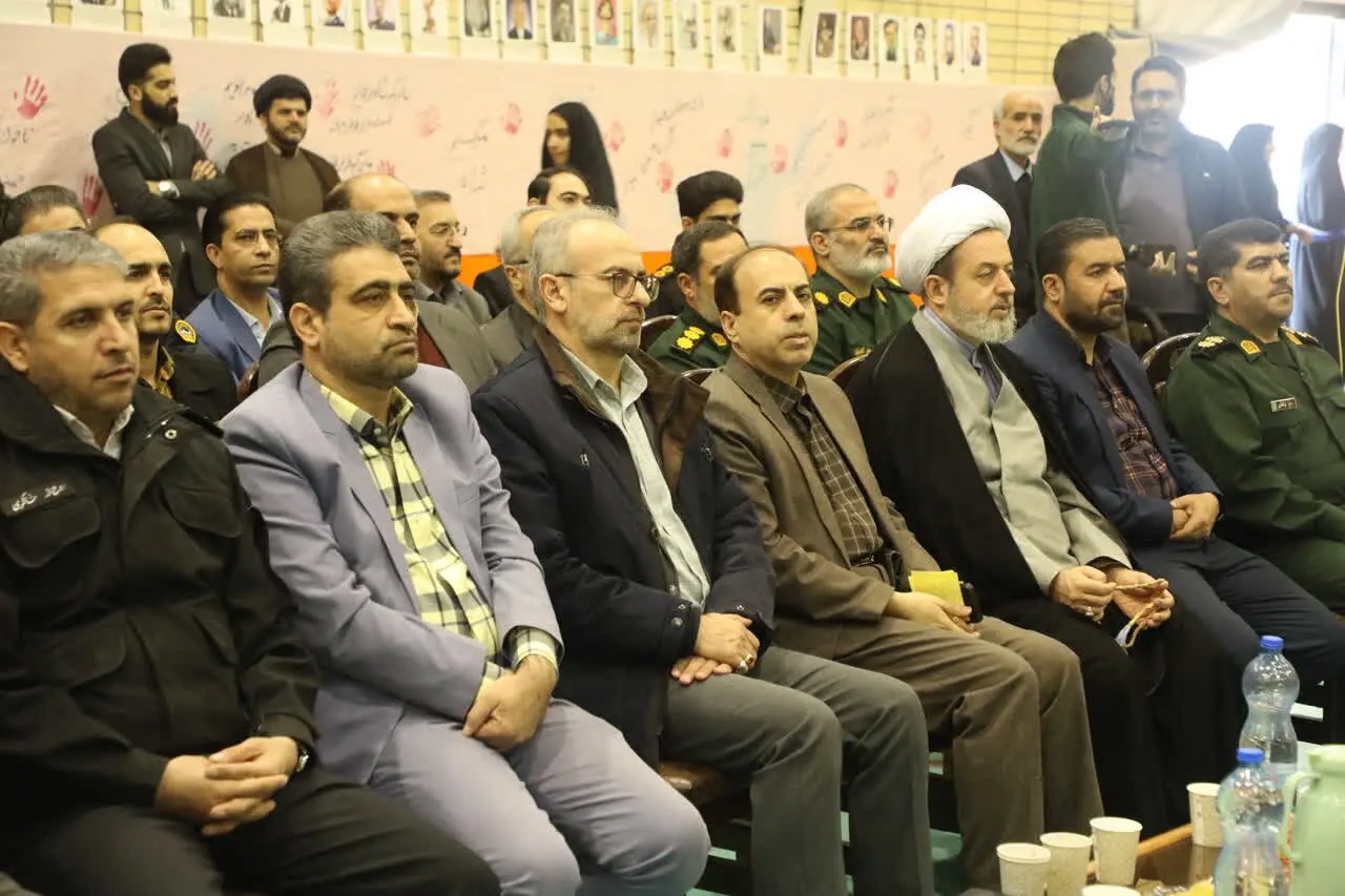 دهه فجر از مهم‌ترین نمادهای استقلال و عزت ملت ایران است