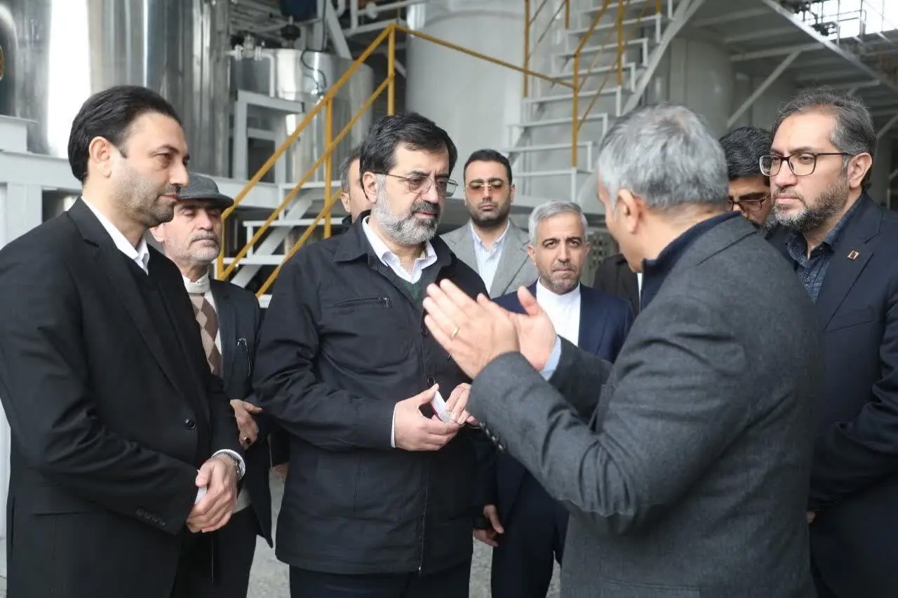 واحد تولید روغن موتور با ارزآوری ۵۰ میلیون دلاری در قم افتتاح شد