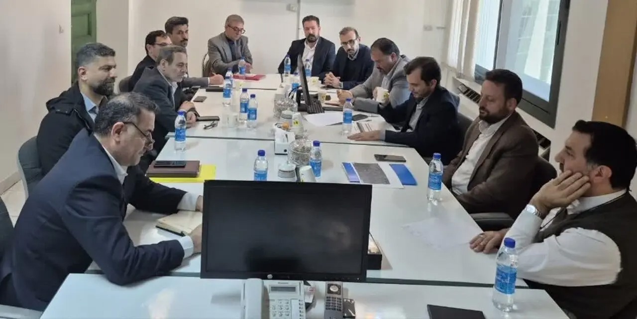 پیگیری تأمین برق شهرک‌های صنعتی و اتصال نیروگاه‌های خورشیدی به شبکه