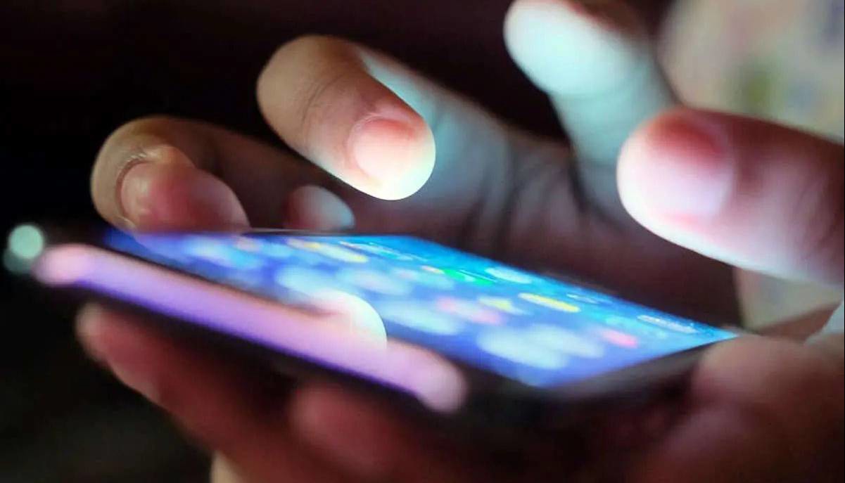 معاون وزیر ارتباطات: اختلال‌های فعلی اینترنت، ناشی از محدودیت‌های خارج از اختیار وزارت ارتباطات است