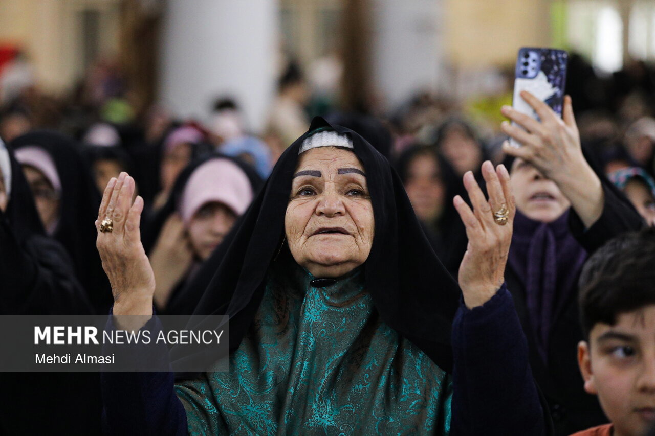 حضور مردم در مراسم جشن نیمه شعبان نشانه امید به آینده است