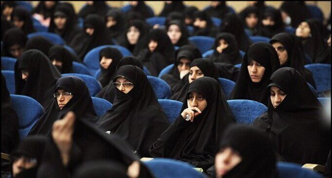 بیانیه ۱۵۰۰ استاد حوزه‌های علمیه خواهران در حمایت از رهبری و سپاه