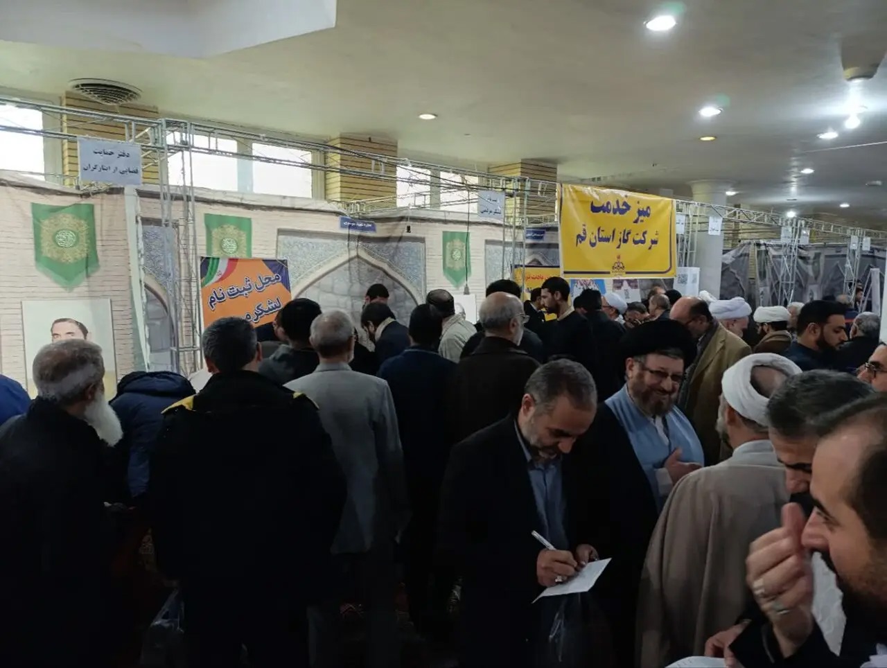 حضور بیست ودو دستگاه اجرایی در میز خدمت مردمی نماز جمعه