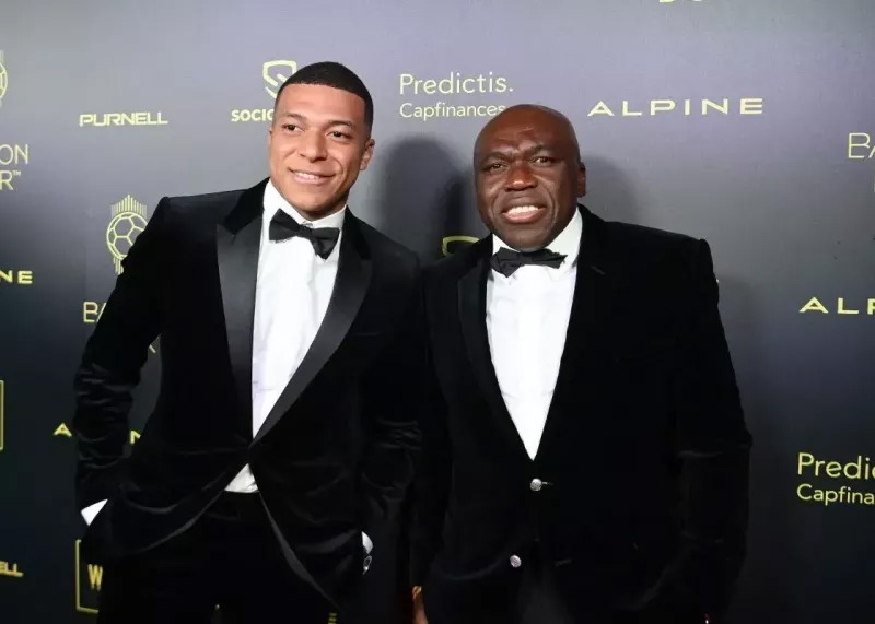 پدر امباپه تکذیب کرد؛ به پسرم سخت نگرفتم