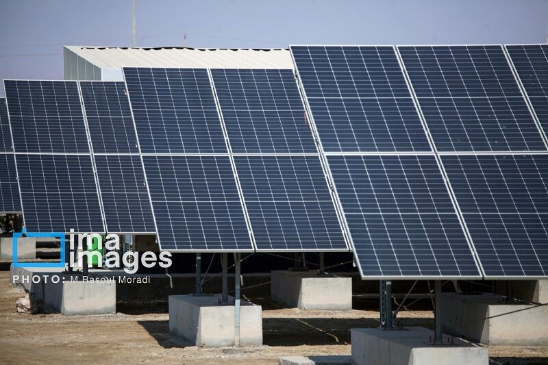 افتتاح ۲ نیروگاه خورشیدی برای ارتقا توان تولید برق در قم