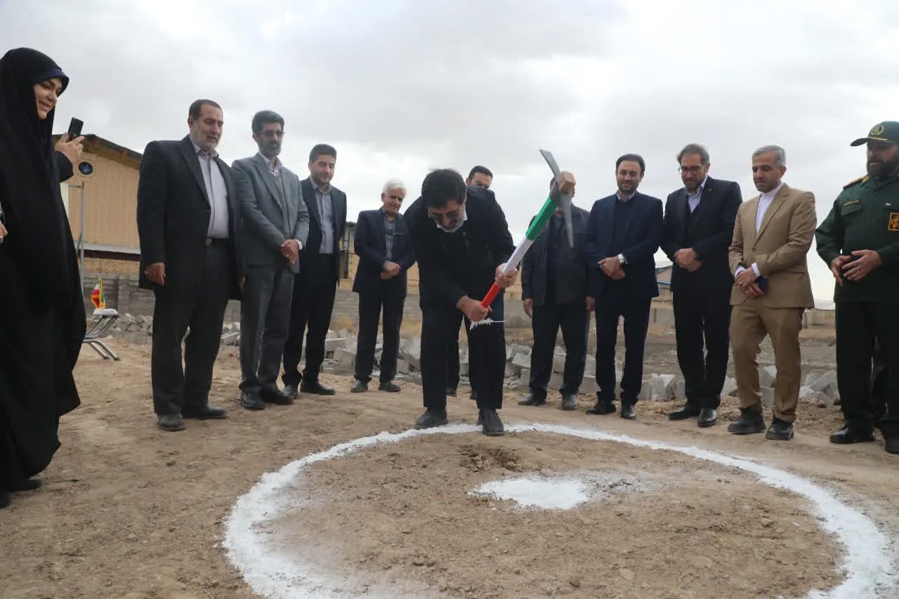 آئین کلنگ‌زنی نیروگاه سیکل ترکیبی ۲۵ مگاواتی شهدای چهرقان