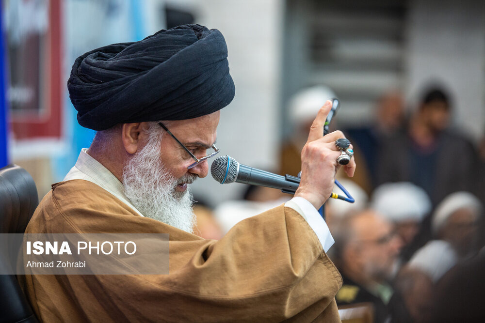 امام جمعه قم: تولیدات علمی را متناسب با نیازهای روز جامعه و نظام اسلامی جهت‌دهی کنیم