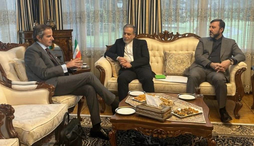 گروسی: با عراقچی گفت‌و‌گوهای عمیق فنی داشتم