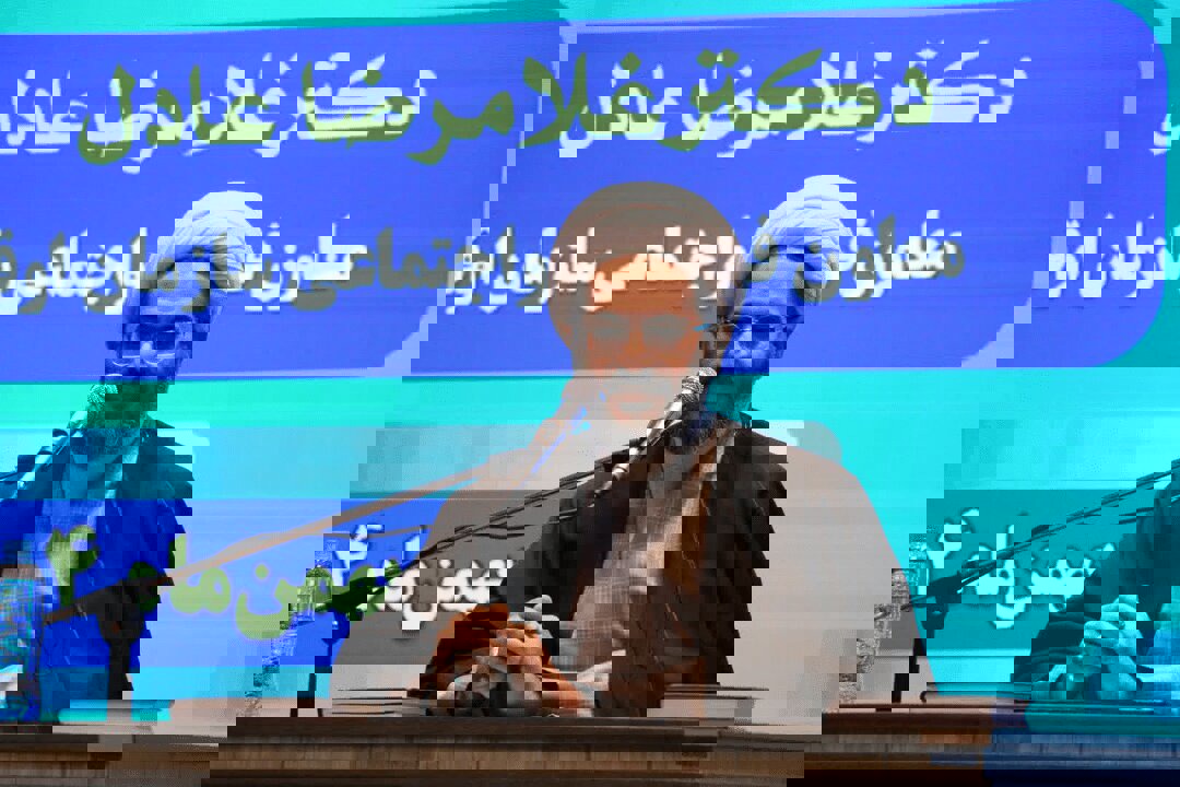 حجت الاسلام عادل: جنگ هویتی امروز ذهن و ادراک جوانان را هدف گرفته است