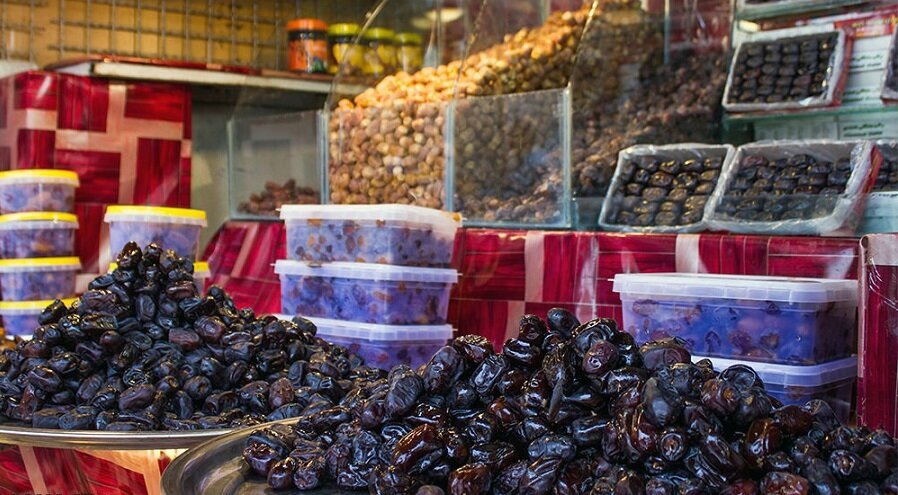 آغاز توزیع خرما در قم ویژه ماه رمضان / قیمت هر کیلو ۲۷۵ هزار تومان