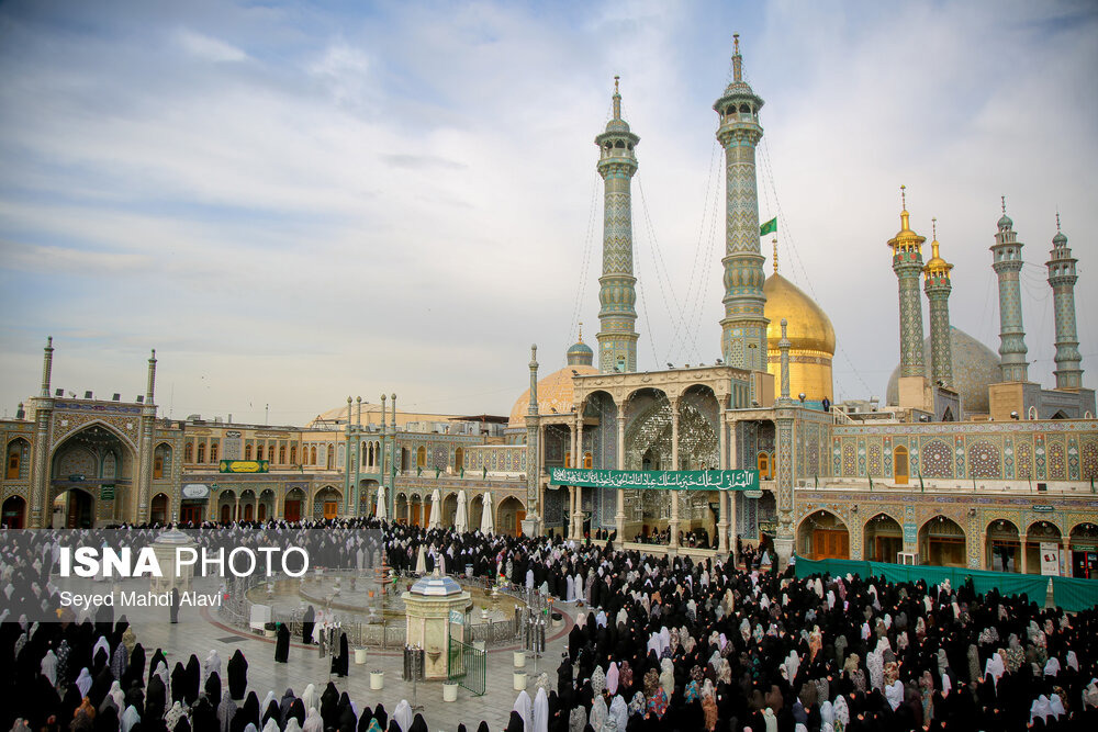 آمادگی حرم بانوی کرامت برای میزبانی از زائرین/ پخت روزانه ۳۰ هزار نان حضرتی در ماه رمضان