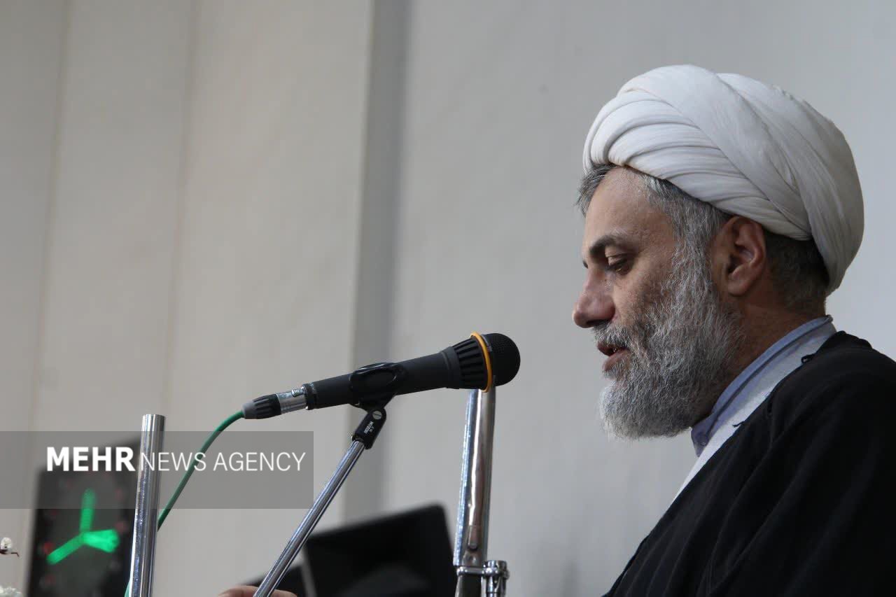 محققیان:مردم و مسئولان در برابر جنگ ترکیبی دشمن با صلابت بایستند