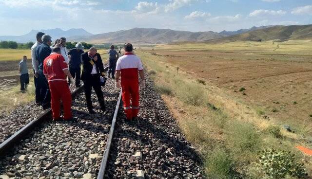 برخورد قطار با عابر یک فوتی بر جای گذاشت