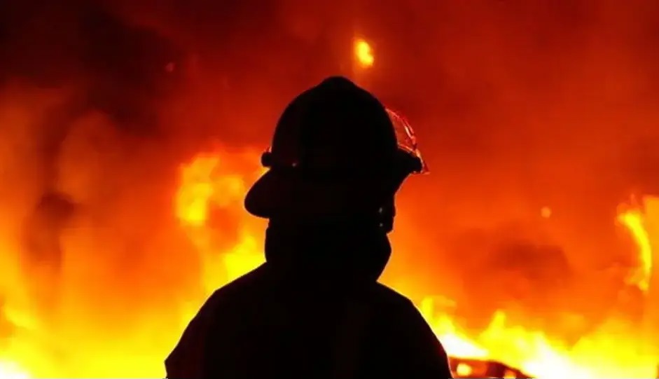 آتش‌سوزی در یک انبار لوازم الکترونیکی لاله‌زار