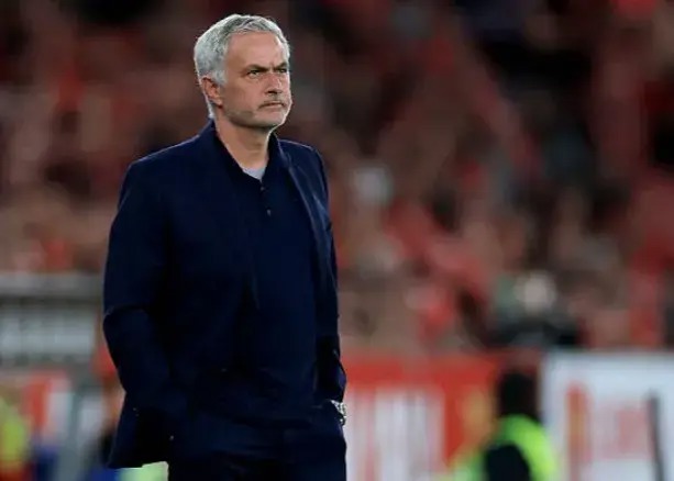 آقای خاص روی چمن محبوبش قدم زد