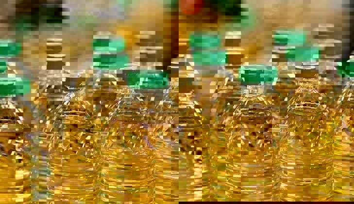 کشف ۲۵ تُن روغن‌ تقلبی با برچسب ارگانیک در قم